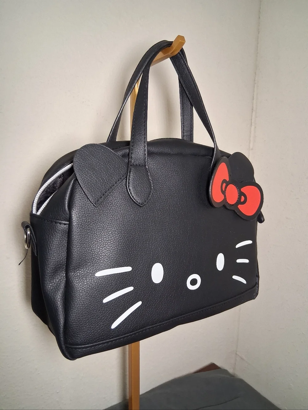 Hello Kitty Black Satchel With Crossbody Strap - Picture 2 of 7